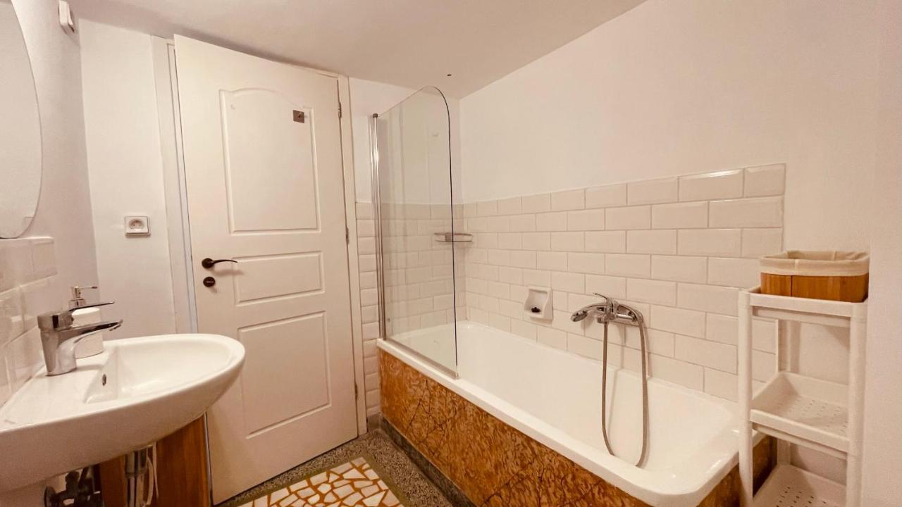 Daisy Apartment 15 Min To Acropolis アテネ エクステリア 写真